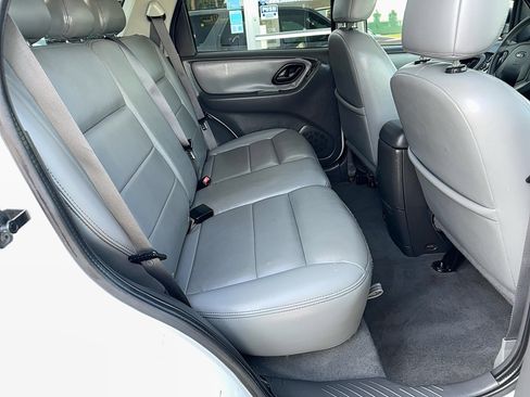 Used 2005 Ford Escape XLT image 22