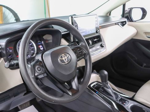 Used 2020 Toyota Corolla LE FWD image 22