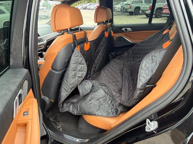 Used 2019 BMW X5 xDrive50i w/ M Sport Package AWD/4WD image 13