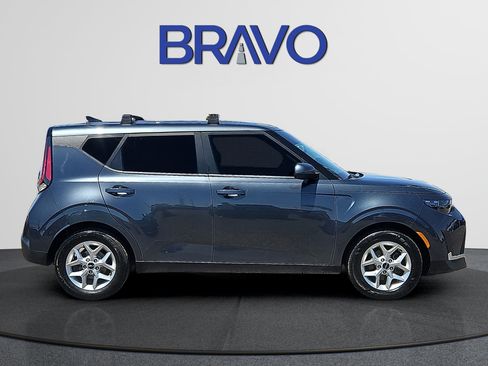 Used 2023 Kia Soul LX w/ LX Technology Package FWD image 5