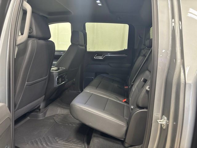 Used 2025 Chevrolet Silverado 1500 LTZ AWD/4WD image 20