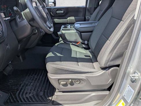 Certified 2025 Chevrolet Silverado 2500 Custom w/ Custom Value Package image 14