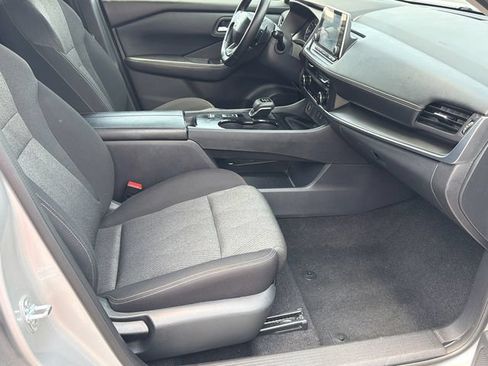 Used 2025 Nissan Rogue SV FWD image 13