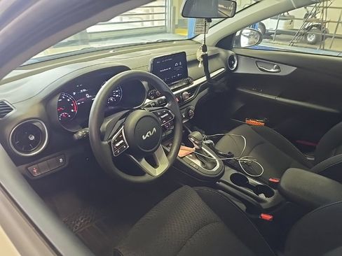 Used 2024 Kia Forte LXS FWD image 5