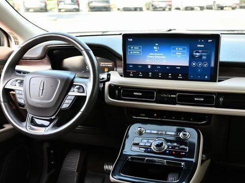 Used 2023 Lincoln Nautilus Reserve w/ Equipment Group 201A AWD/4WD image 2