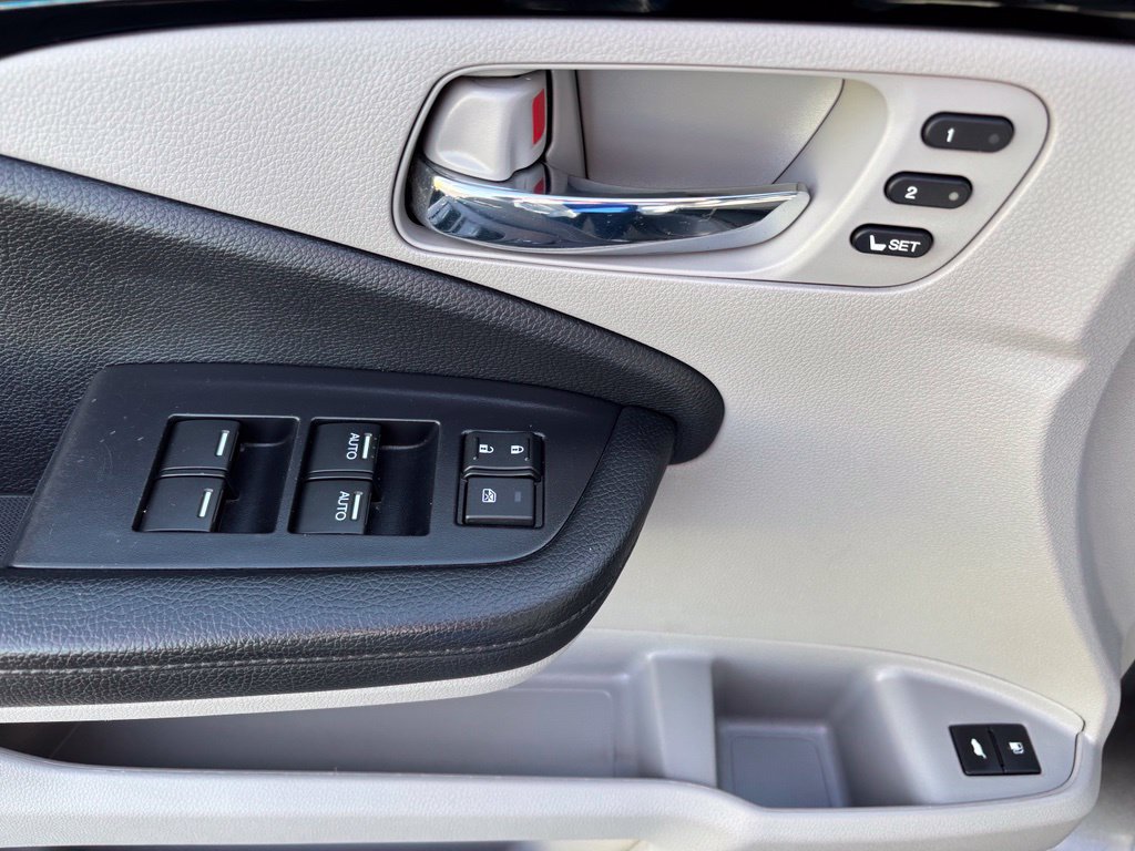 Certified 2019 Honda Pilot Touring image 15