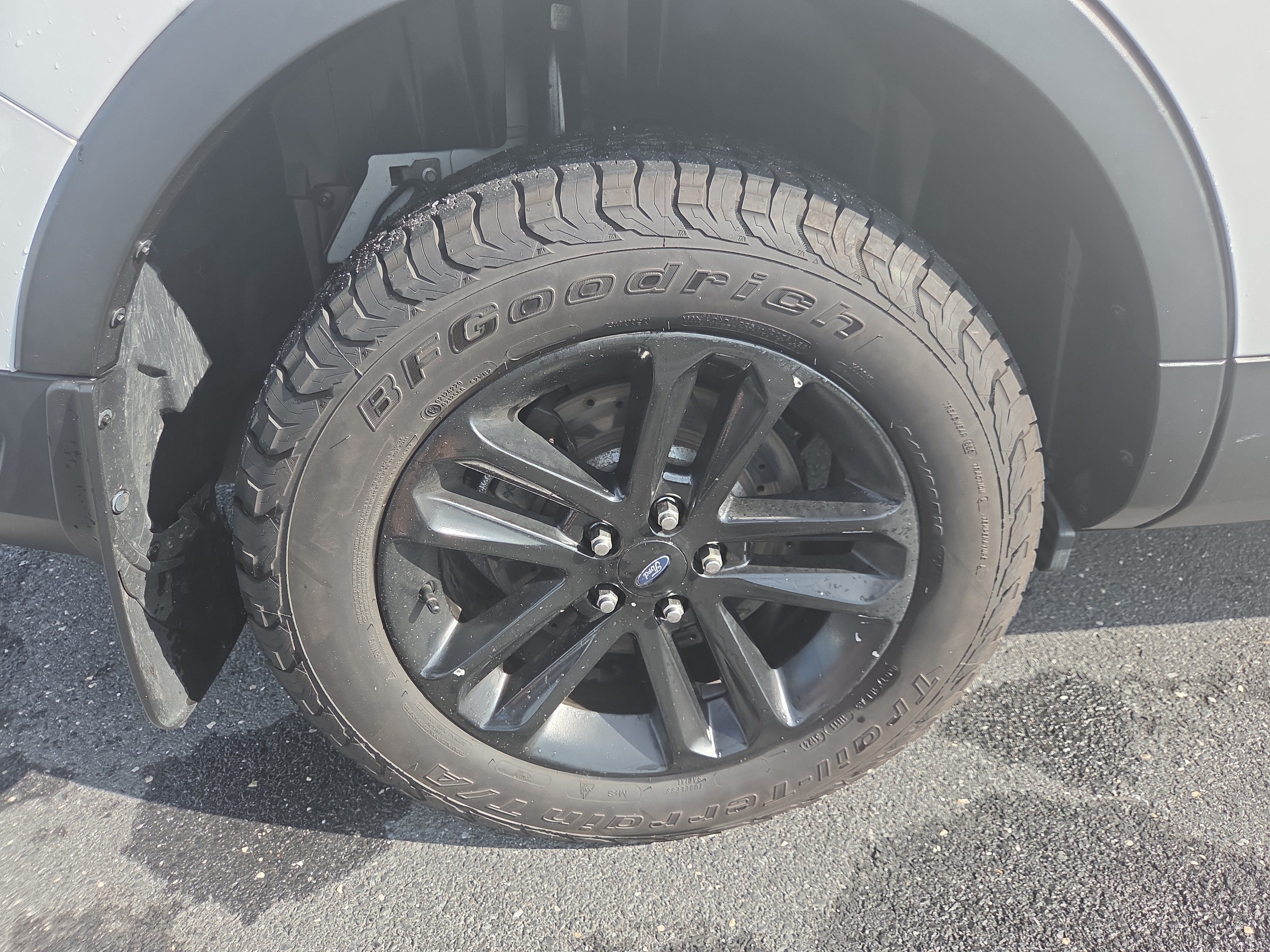 Used 2019 Ford Explorer XLT AWD/4WD image 23