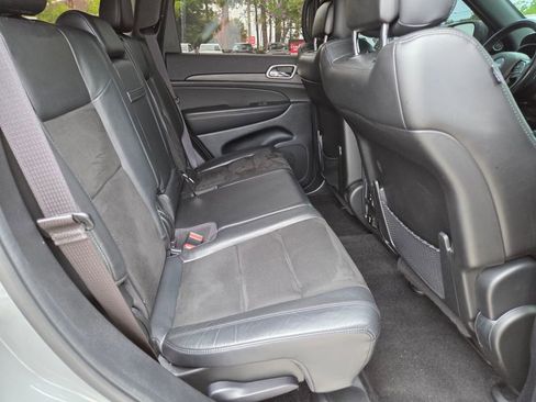 Used 2022 Jeep Grand Cherokee Laredo X RWD image 13