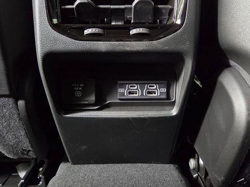 New 2025 Jeep Grand Cherokee Altitude image 28