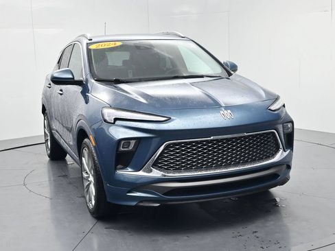 Used 2024 Buick Encore GX Avenir w/ Avenir Convenience Package FWD image 2