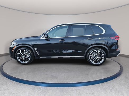 New 2026 BMW X5 xDrive50e w/ Climate Comfort Package AWD/4WD image 8