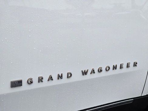 Used 2022 Jeep Grand Wagoneer Series III AWD/4WD image 31