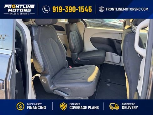 Used 2017 Chrysler Pacifica Touring FWD image 12