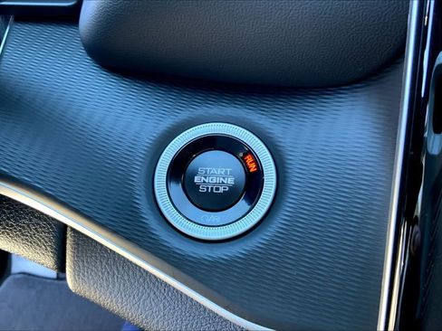 New 2025 Jeep Grand Cherokee Laredo image 16