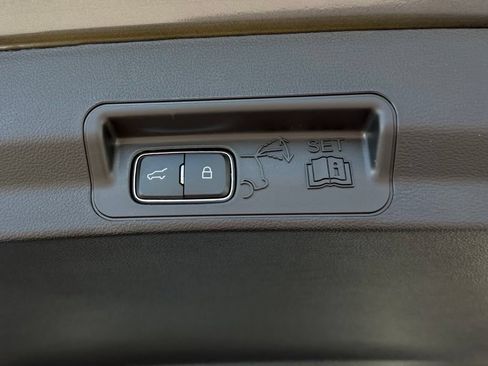 Used 2026 Ford Explorer Active RWD image 13