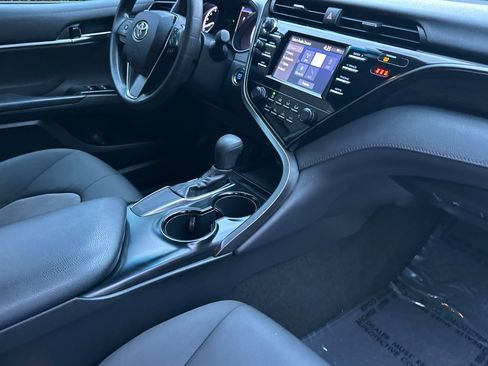 Used 2019 Toyota Camry LE image 12