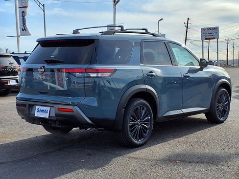 New 2026 Nissan Pathfinder SL w/ SL Premium Package image 7