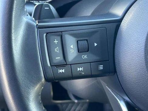 Used 2025 Nissan Pathfinder SV FWD image 13