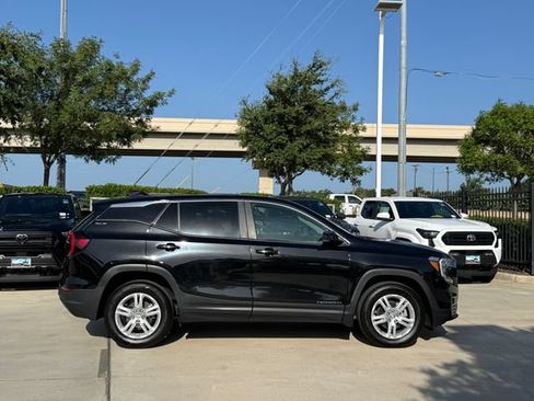 Used 2024 GMC Terrain SLE AWD/4WD image 5