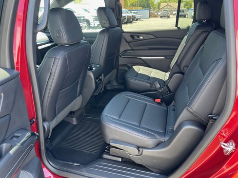 New 2025 Chevrolet Traverse LT w/ LPO, Floor Liner Package image 12