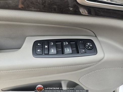 Used 2011 Jeep Grand Cherokee Laredo AWD/4WD image 16