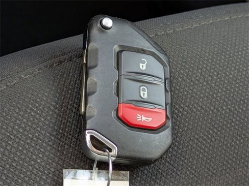 Used 2023 Jeep Gladiator Overland image 31