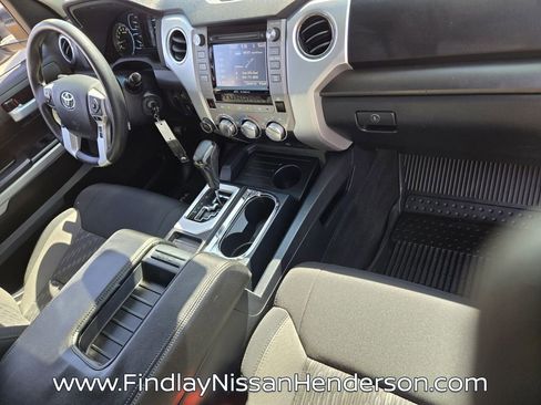 Used 2019 Toyota Tundra SR5 w/ Convenience Package AWD/4WD image 18