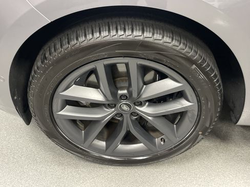 Used 2024 Land Rover Range Rover Sport Dynamic SE image 13