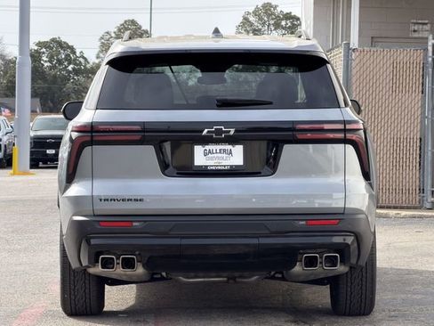 Certified 2025 Chevrolet Traverse LT w/ Midnight/Sport Edition image 6