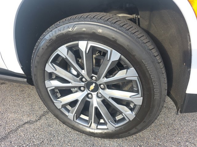 Used 2026 Chevrolet Suburban High Country AWD/4WD image 9