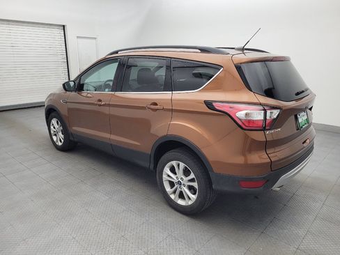 Used 2017 Ford Escape SE w/ Equipment Group 201A AWD/4WD image 3