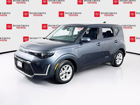 Used 2023 Kia Soul S FWD image 1