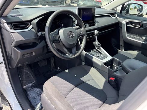 Used 2025 Toyota RAV4 LE AWD/4WD image 16