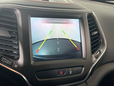 Used 2022 Jeep Cherokee Trailhawk w/ Sound & Nav Group AWD/4WD image 14