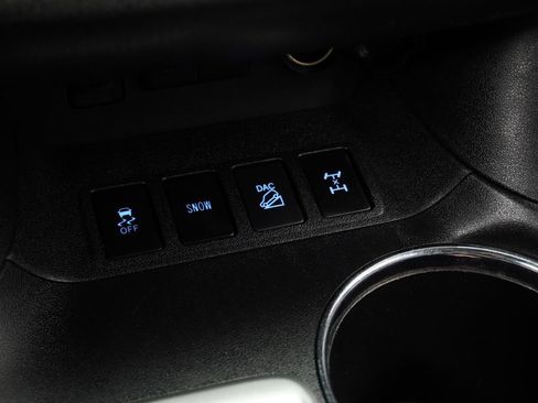 Used 2018 Toyota Highlander Limited AWD/4WD image 35