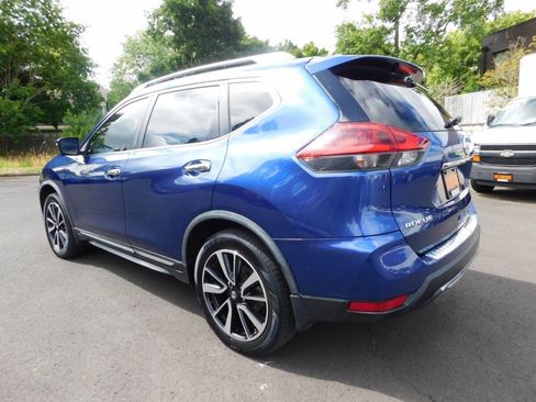 Used 2018 Nissan Rogue SL w/ Premium Package FWD image 3