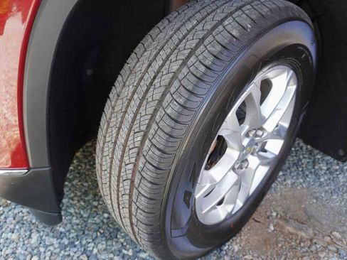 Used 2020 Chevrolet Traverse LT image 18