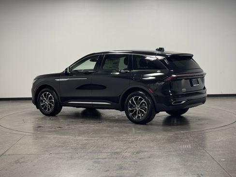 New 2026 Lincoln Nautilus Premier image 6