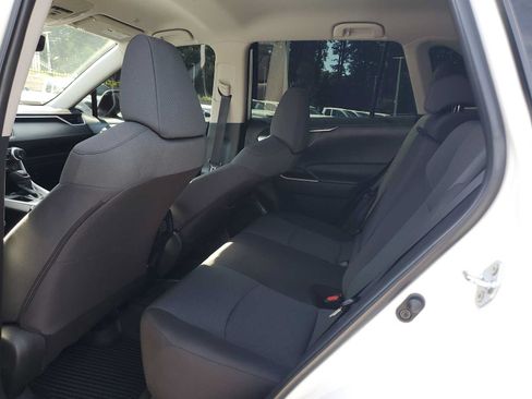 Used 2025 Toyota RAV4 XLE FWD image 11