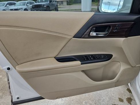 Used 2016 Honda Accord EX-L image 10