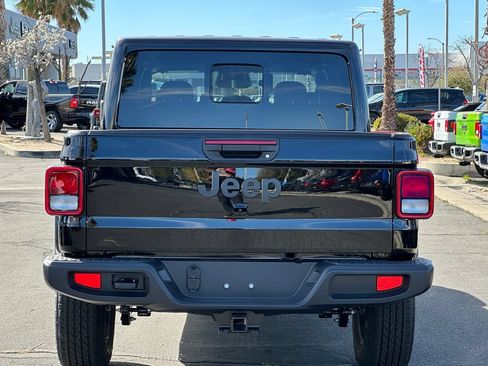 New 2026 Jeep Gladiator Sport AWD/4WD image 5