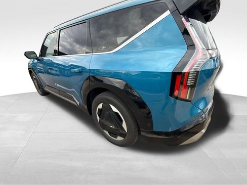 Certified 2024 Kia EV9 Land AWD/4WD image 6
