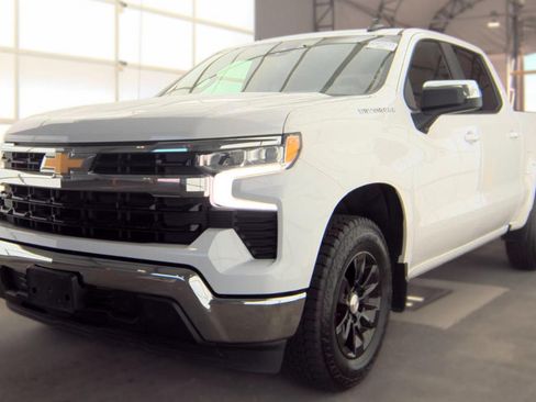 Used 2025 Chevrolet Silverado 1500 LT RWD image 1