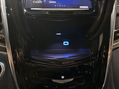 Used 2016 Cadillac Escalade Platinum image 29