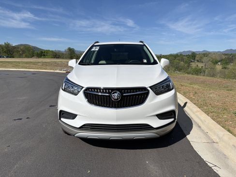 Used 2022 Buick Encore Preferred w/ Safety Package AWD/4WD image 2