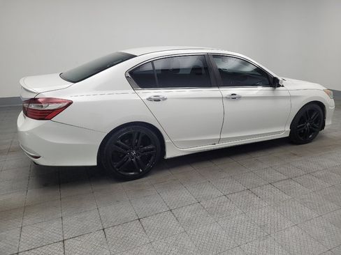 Used 2016 Honda Accord Sport image 10