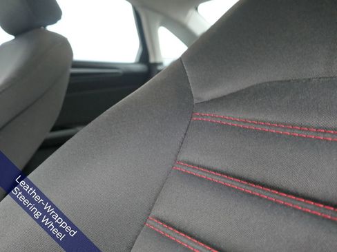 Used 2015 Ford Fusion SE w/ Equipment Group 201A image 14