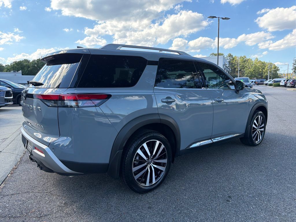 Used 2023 Nissan Pathfinder Platinum w/ Cargo Package AWD/4WD image 12