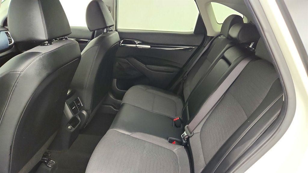 Used 2023 Kia Seltos S AWD/4WD image 19