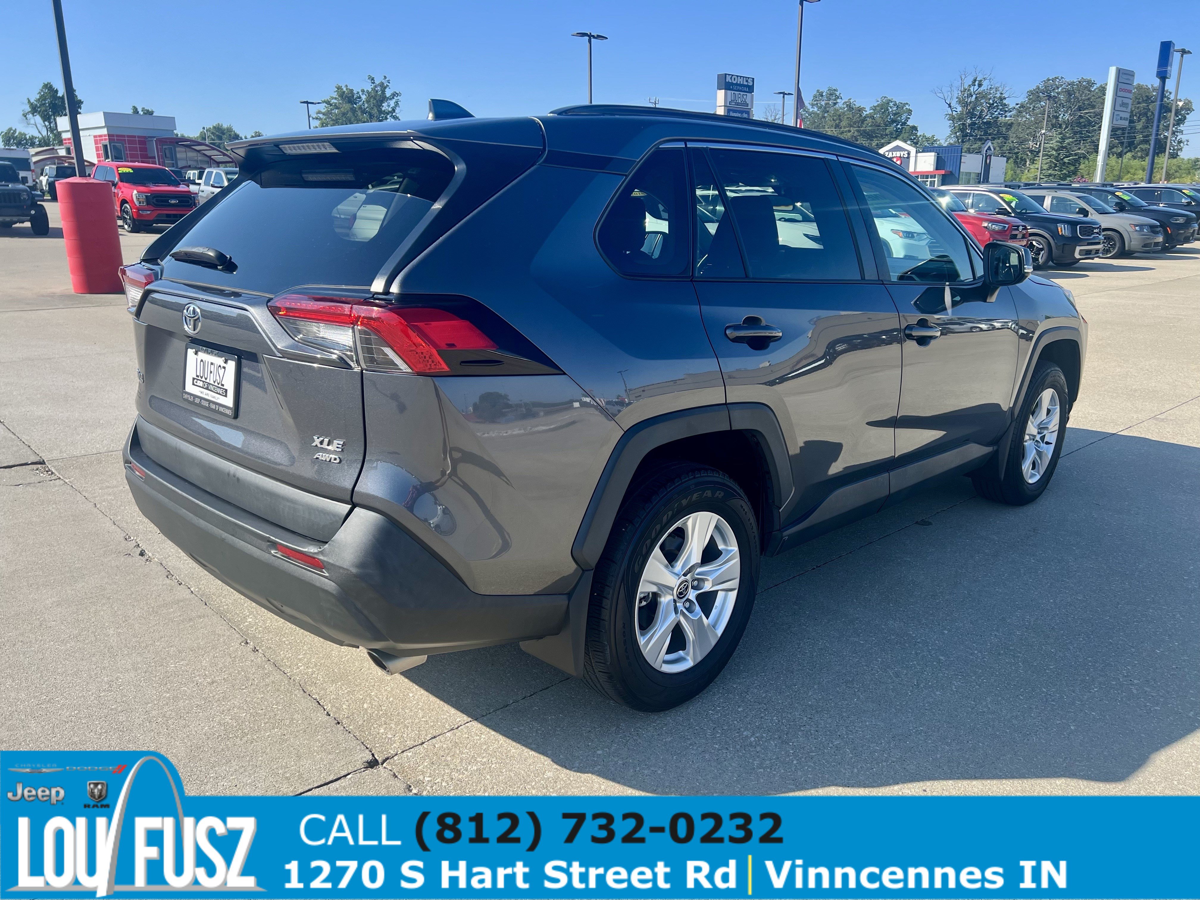 Used 2021 Toyota RAV4 XLE w/ XLE Grade Weather Package AWD/4WD image 8